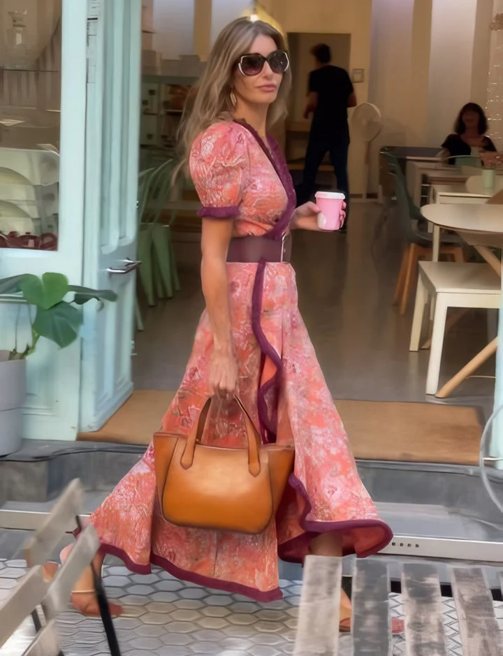 Sophie | Robe Maxi Rose Élégante avec Manches Courtes 