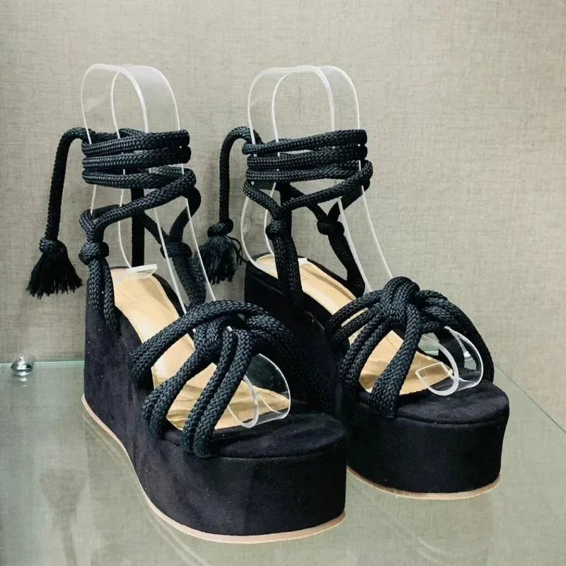 Sandales Fanny avec semelle compensée et lacets 