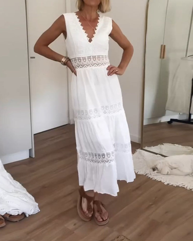 Kim | Robe en dentelle avec col en V (Presque épuisée) 