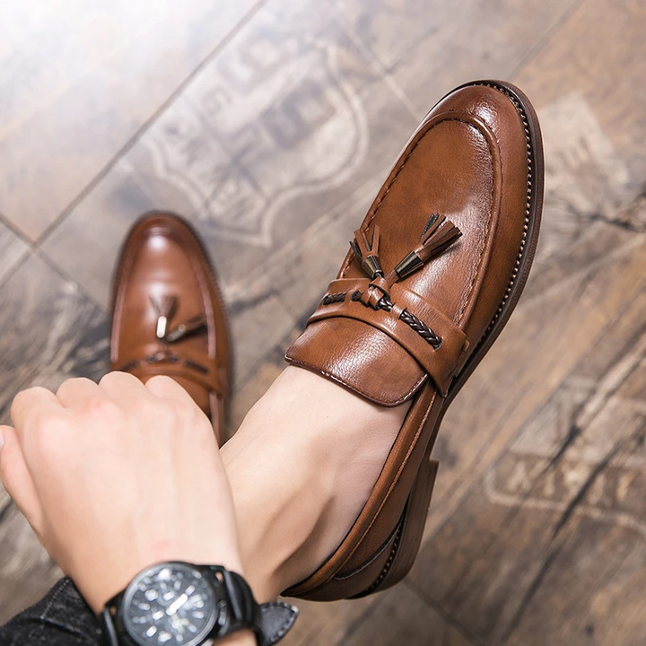 Mocassins à glands en cuir 