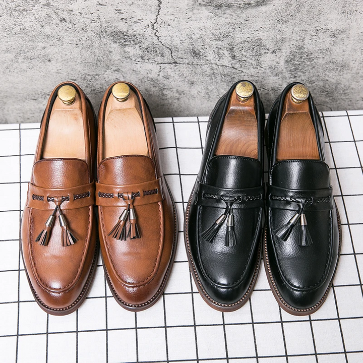 Mocassins à glands en cuir 