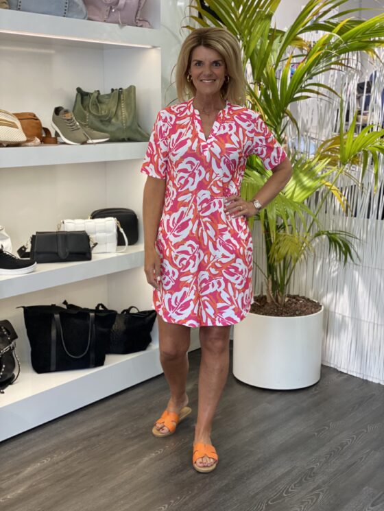 Eleonora™ | Robe avec col en V. 