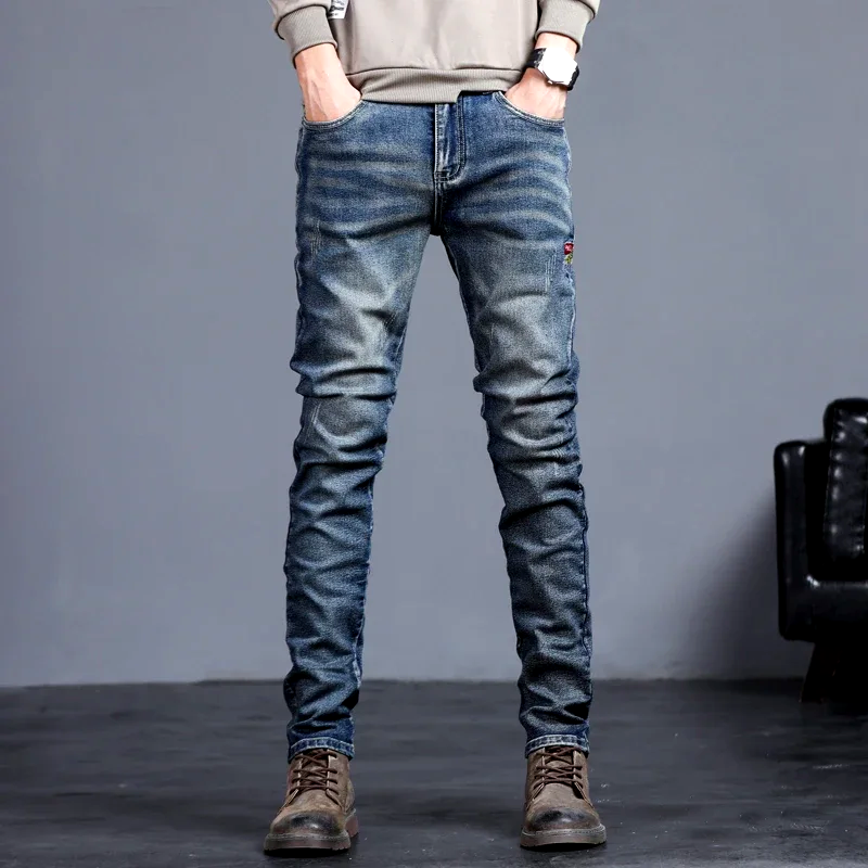 Jeans en denim coupe ajustée 