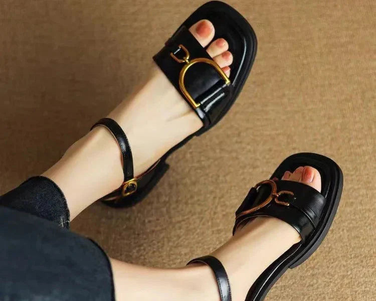 Sandales plates Enara avec boucles 
