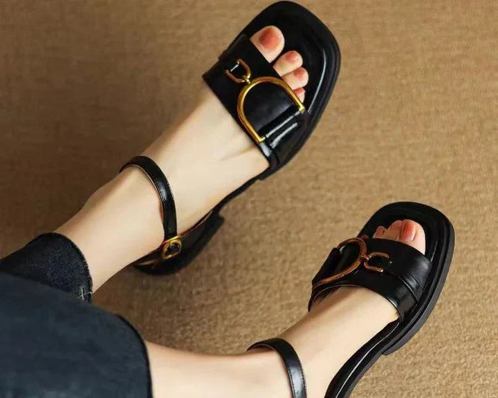 Sandales plates Enara avec boucles 