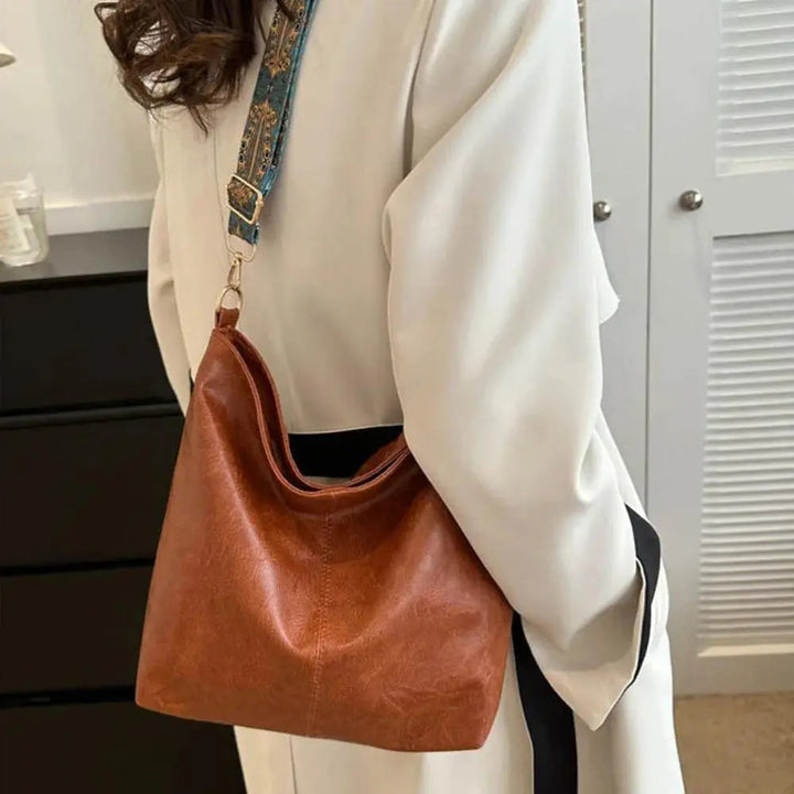 Vivienne™ | Decorative Shoulder Bag