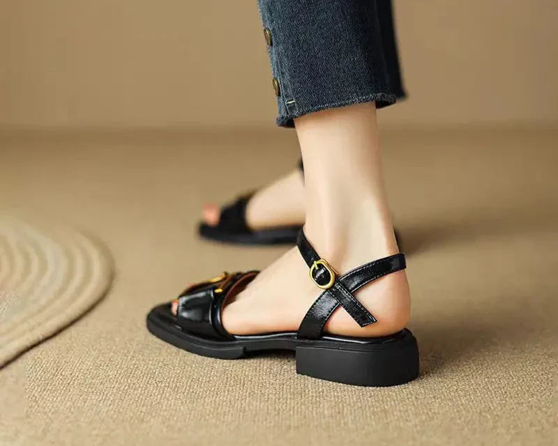 Sandales plates Enara avec boucles 