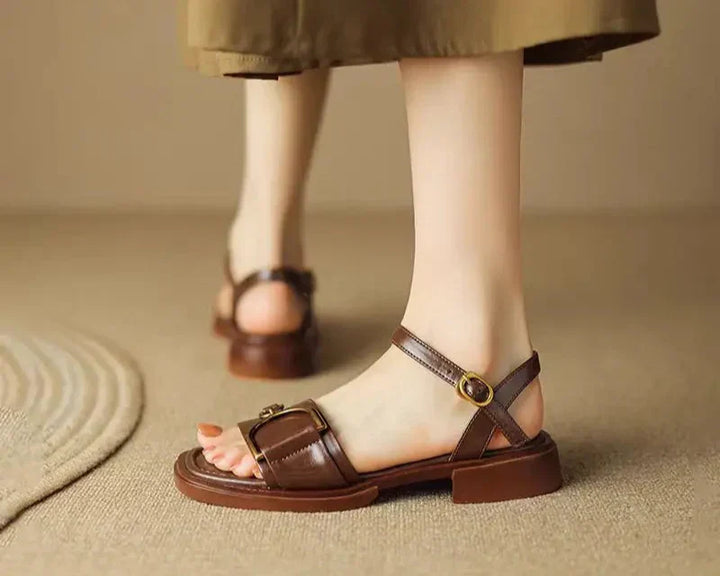 Sandales plates Enara avec boucles 