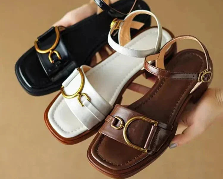 Sandales plates Enara avec boucles 