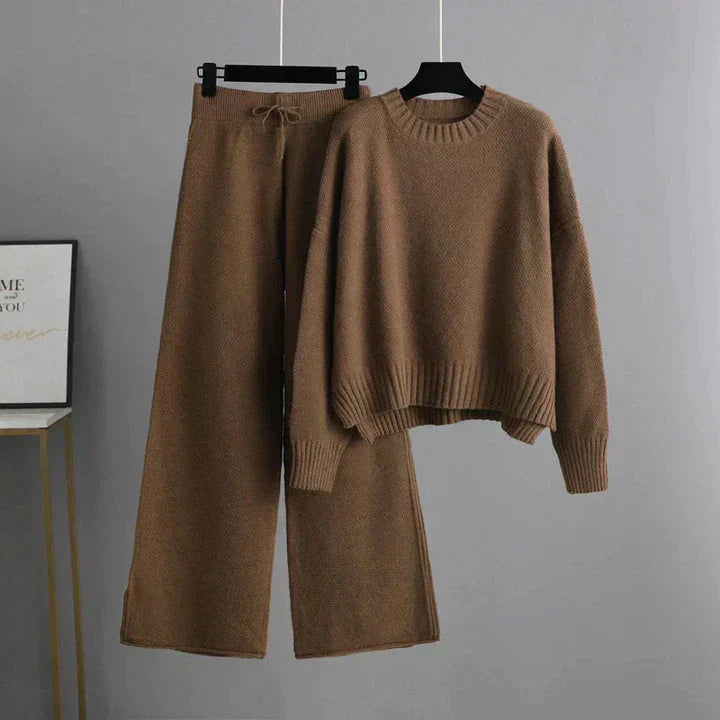 Cécile - Chic Knitted Set