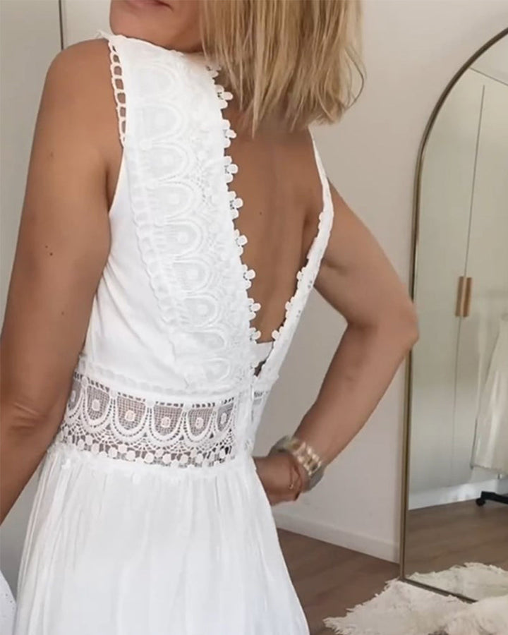 Kim | Robe en dentelle avec col en V (Presque épuisée) 