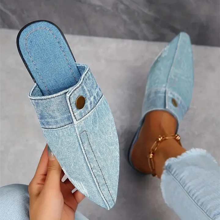 Sandales en denim boutonnées chic 