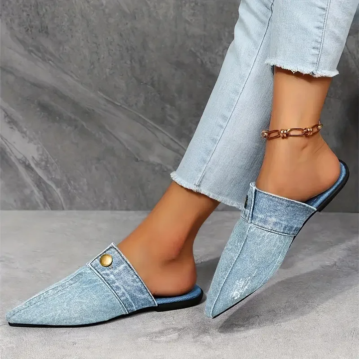 Sandales en denim boutonnées chic 