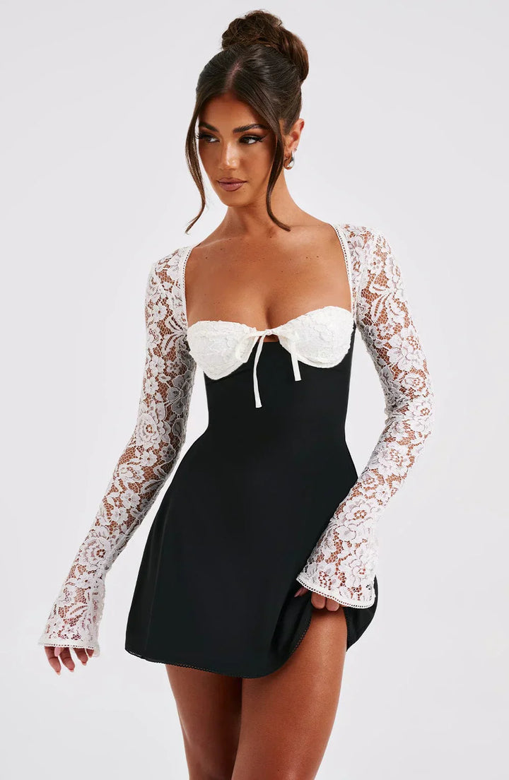 Anastasia™ | Graceful Lace Ensemble