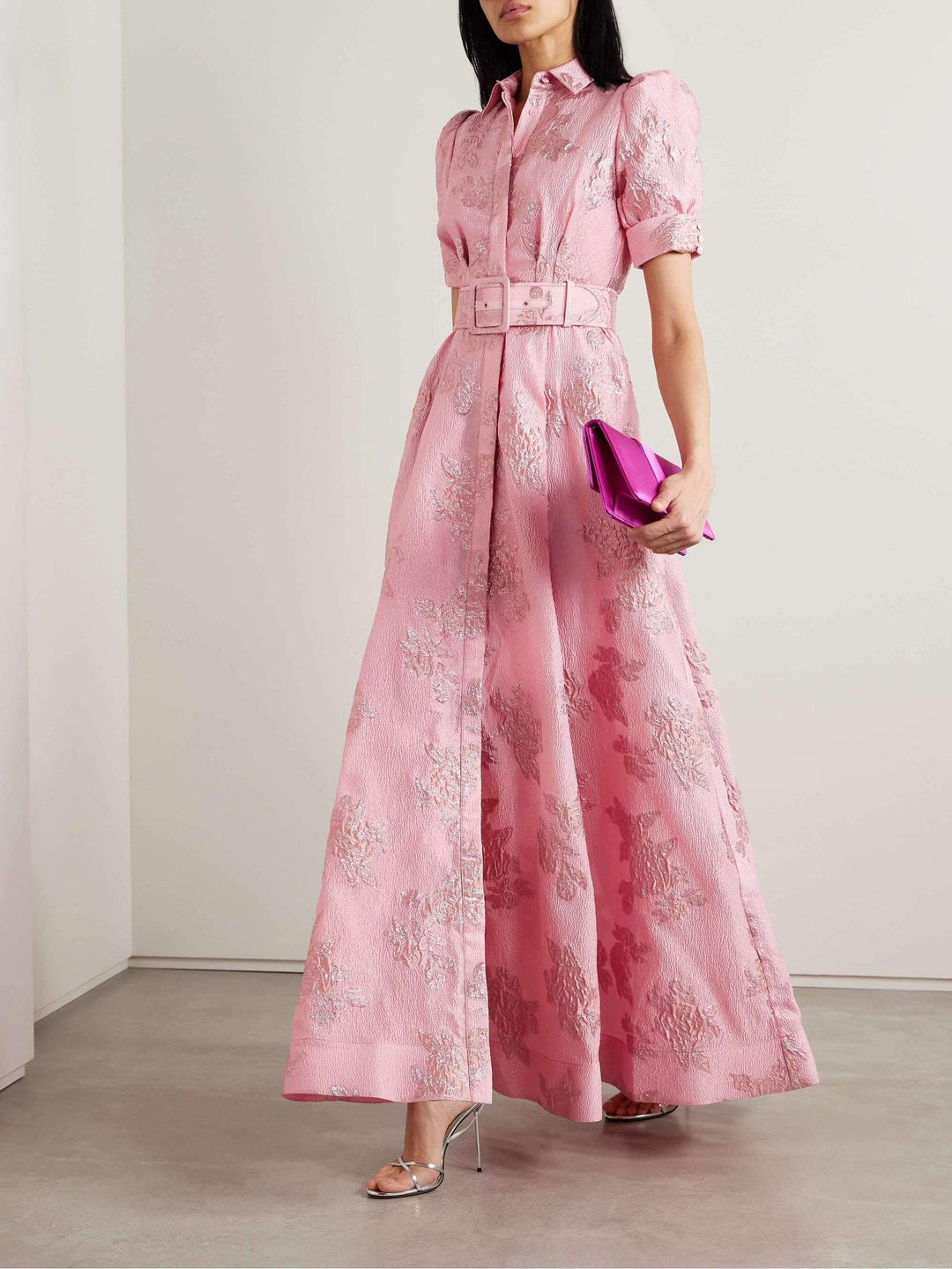 Anabella - Robe courte avec manches bouffantes 