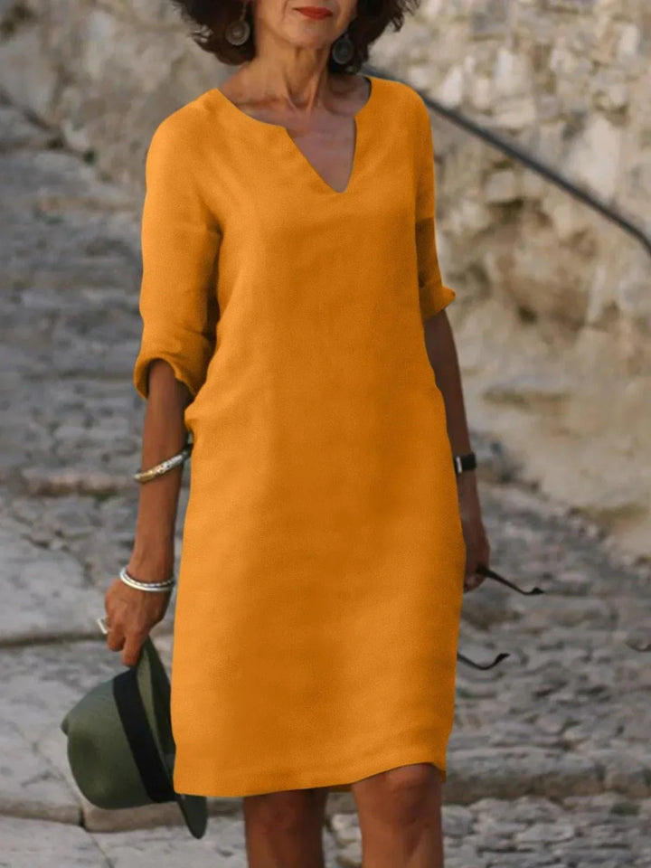Saoirse™ - Robe à col en V qui cache le ventre 