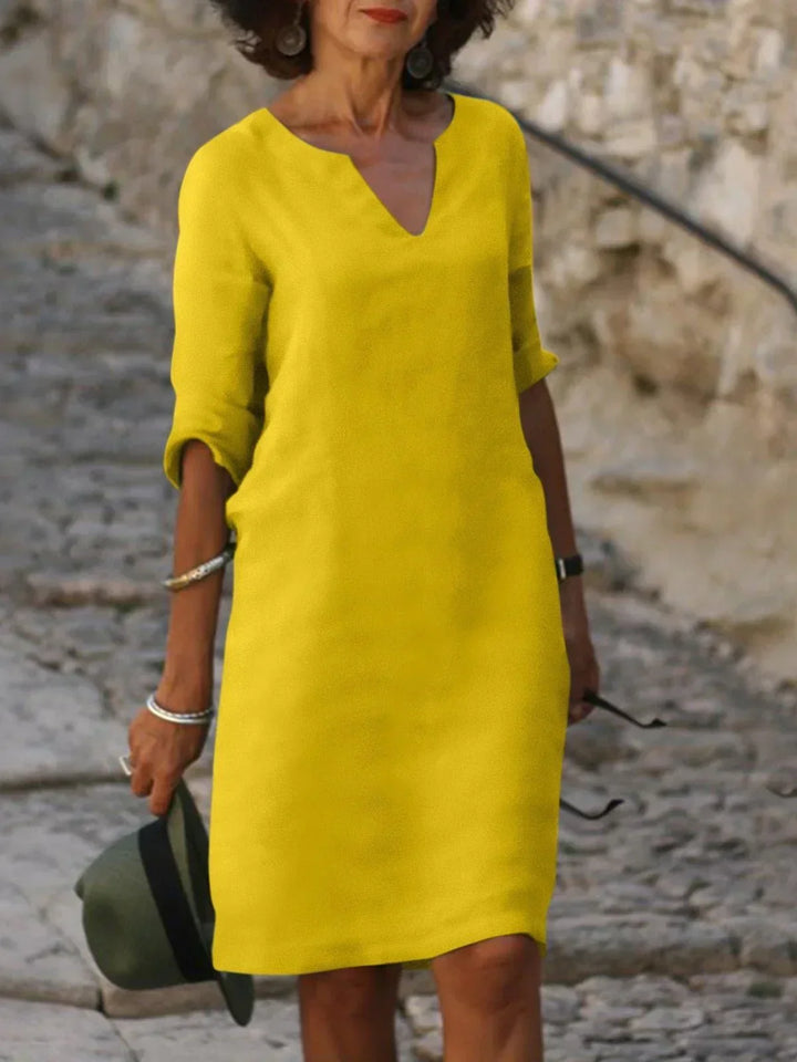 Saoirse™ - Robe à col en V qui cache le ventre 